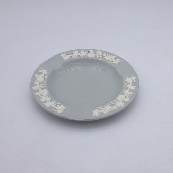 Queensware Blue Ashtray by Wedgwood of Etruria & Barlaston - Picture 1 of 11
